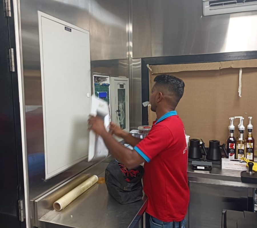 WhatsApp Image 2025-09-19 at 17.10.42_64693025